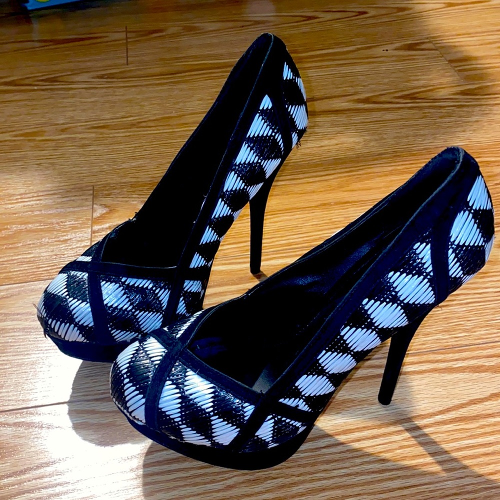 Black and white pattern heels